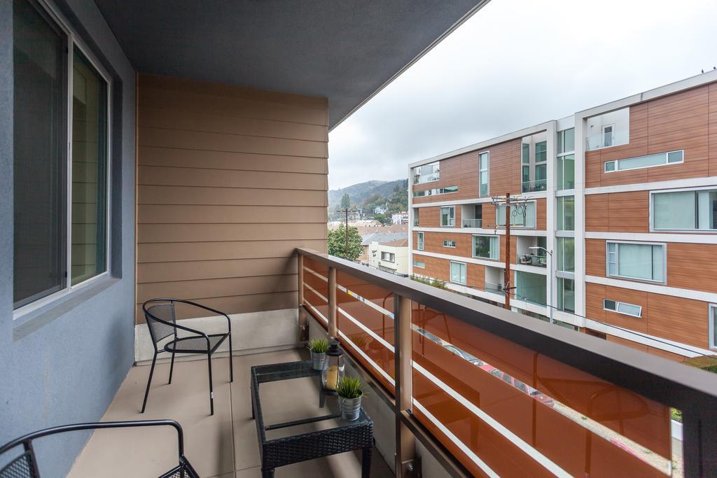 Hollywood Walk Of Fame Penthouse Apartment