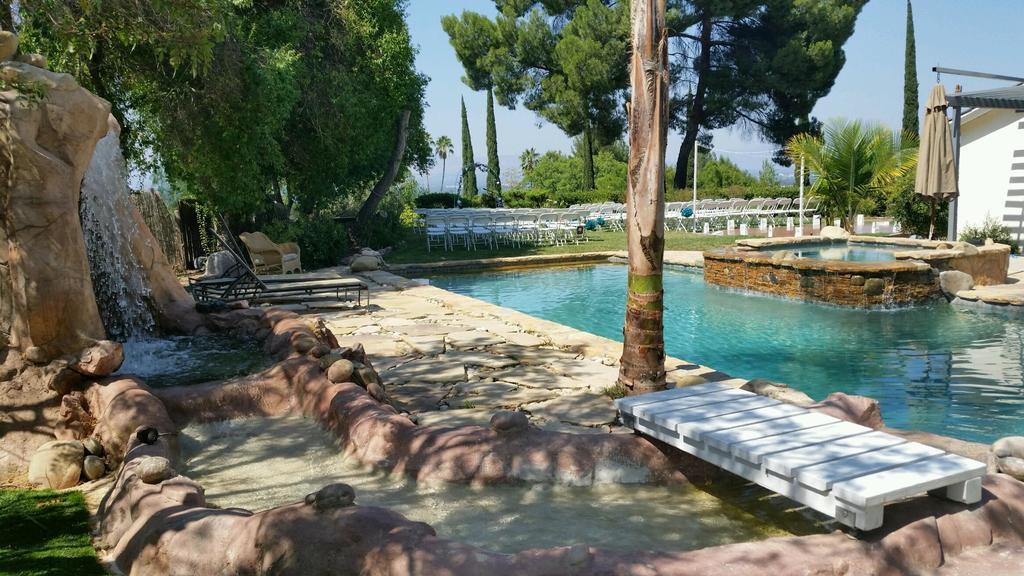 Holiday home Frank Sinatra/roger Miller/clint Walkers Woodland Hills Mansion *