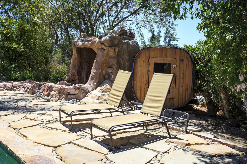 Frank Sinatra/roger Miller/clint Walkers Woodland Hills Mansion Holiday home *