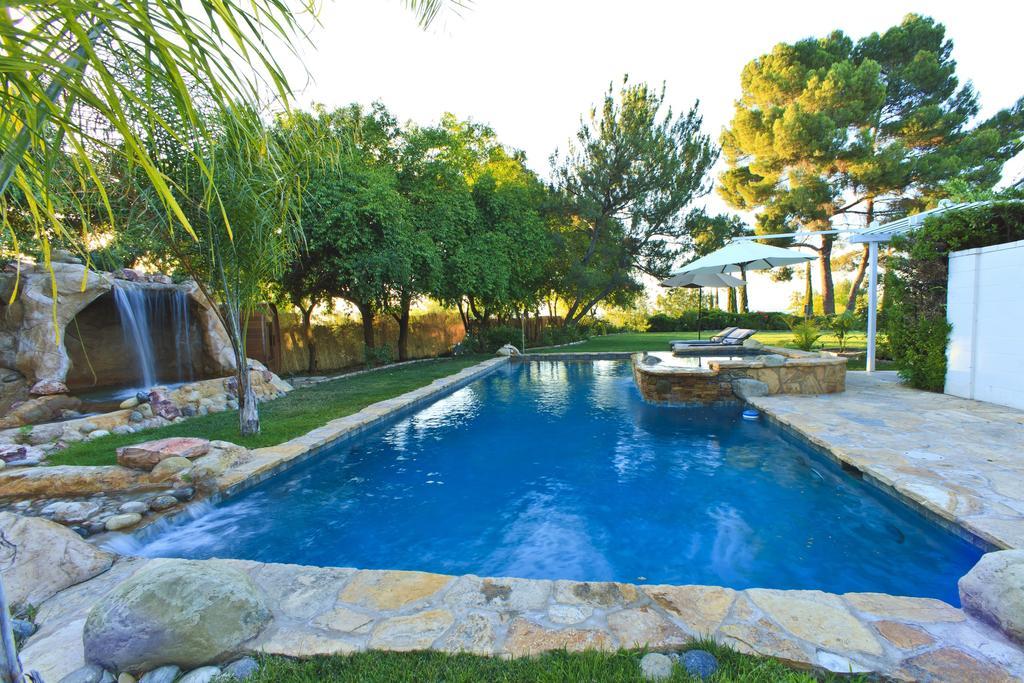 Frank Sinatra/roger Miller/clint Walkers Woodland Hills Mansion Los Angeles