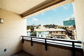 Jefferson At Hollywood 3*