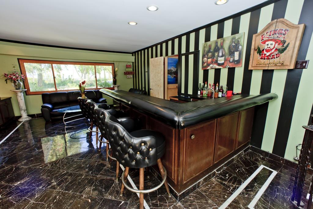 Frank Sinatra/roger Miller/clint Walkers Woodland Hills Mansion Holiday home