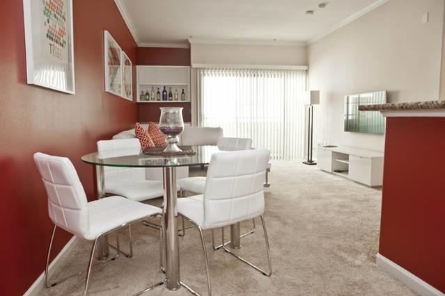 Luxury Near The Grove