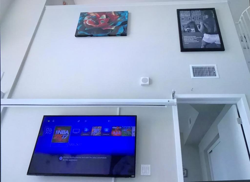 2 Story Loft Apartment *
