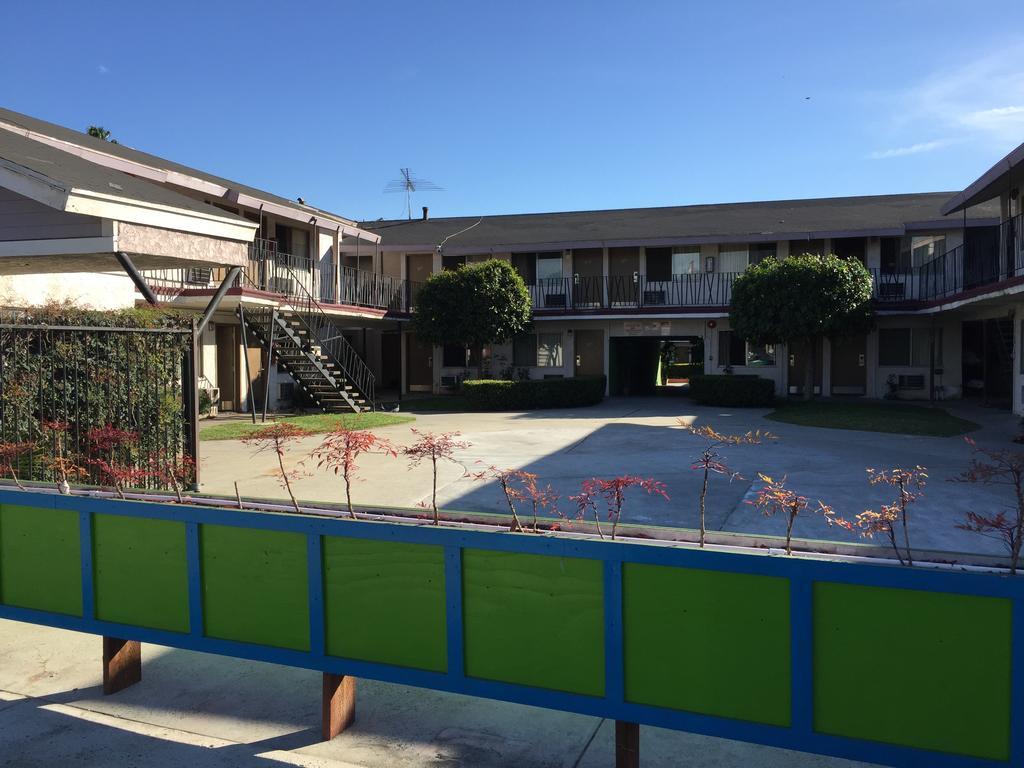 M El Monte * Los Angeles