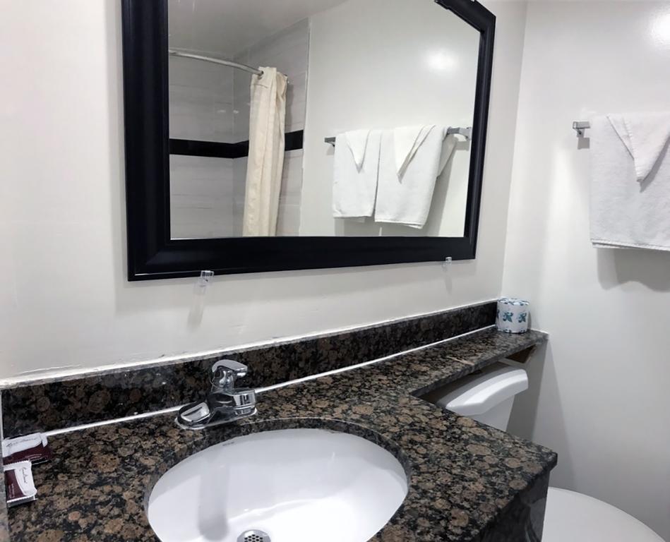 Starlight Canoga Park Motel