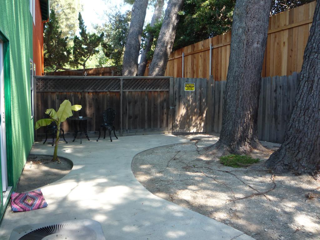 Guest house Woodland Hills Calabasas Guesthouses Los Angeles