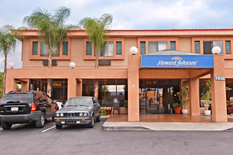 Howard Johnson By Wyndham Reseda & 3*