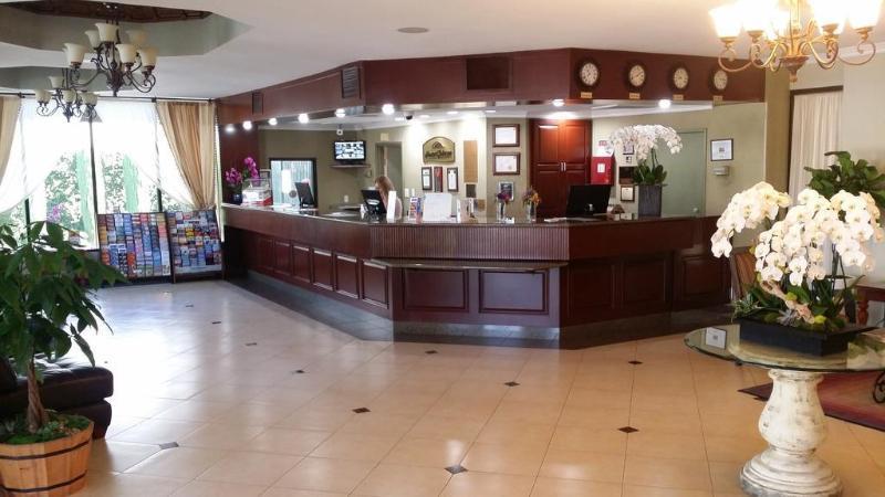 Howard Johnson By Wyndham Reseda &