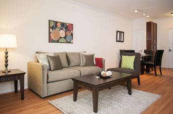 Sunshine At 909 West Temple Street Apartment