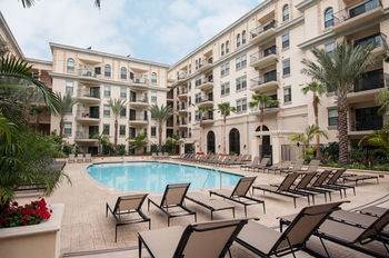 Apartment Sunshine At 909 West Temple Street *