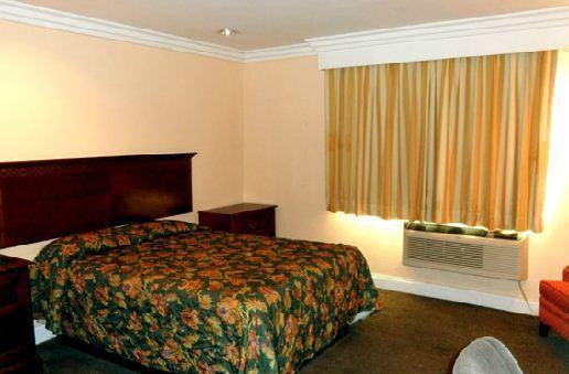 Motel Hyland Van Nuys 2*