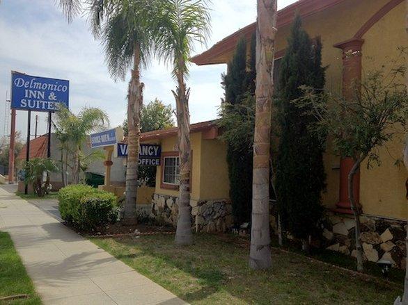 Delmonico Motel *