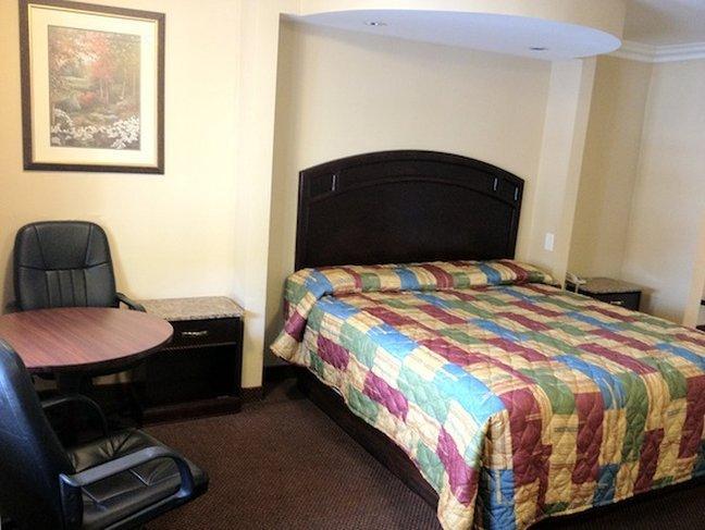 Delmonico Motel