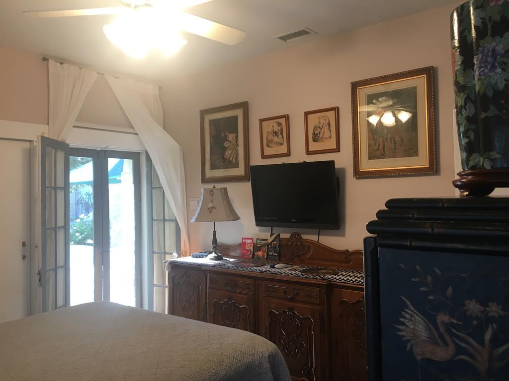 Dresden Bed & Breakfast Los Angeles