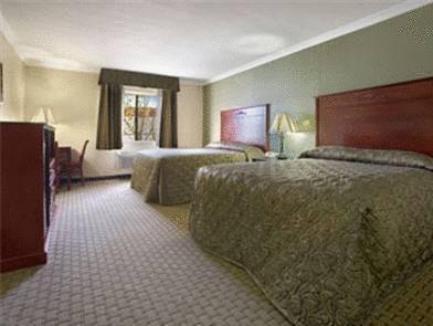 Howard Johnson By Wyndham Reseda & Hotel 3*