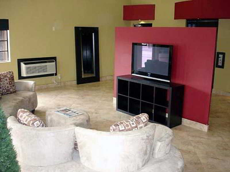 Comfort Near Universal Hollywood Hotel 2*