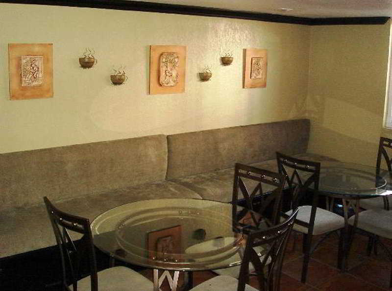 Hotel Comfort Near Universal Hollywood 2*