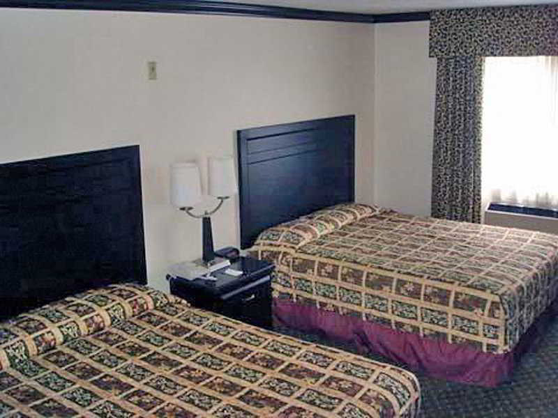 Comfort Near Universal Hollywood Hotel 2*