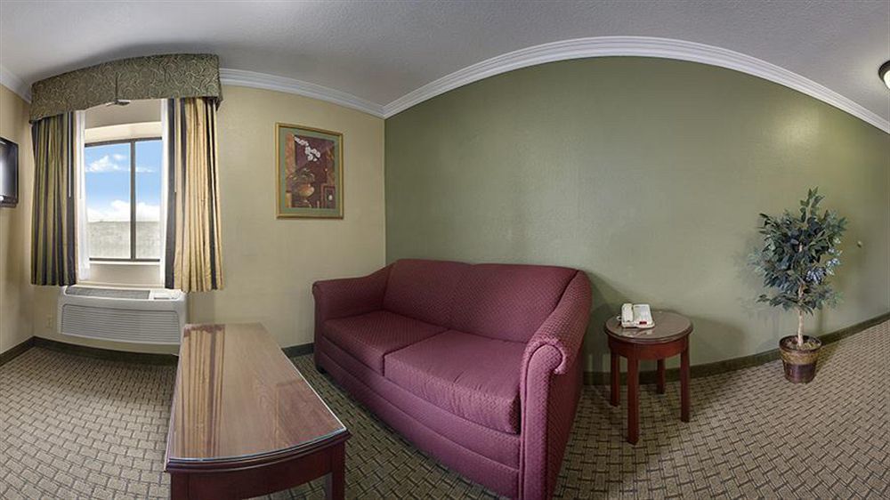 Hotel Howard Johnson By Wyndham Reseda &