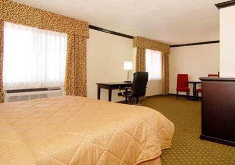 Hotel Comfort Near Universal Hollywood 2*
