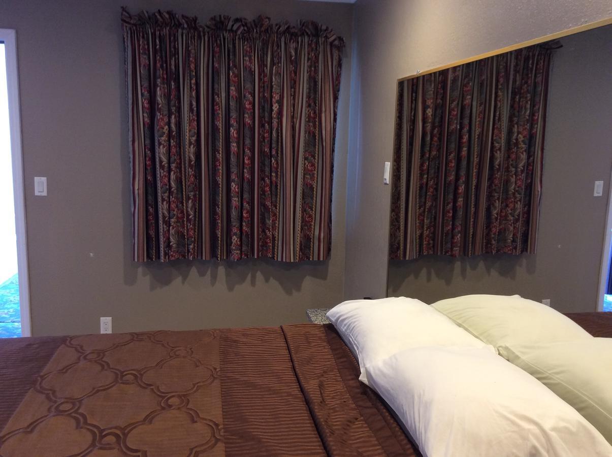 Stallion Motel *