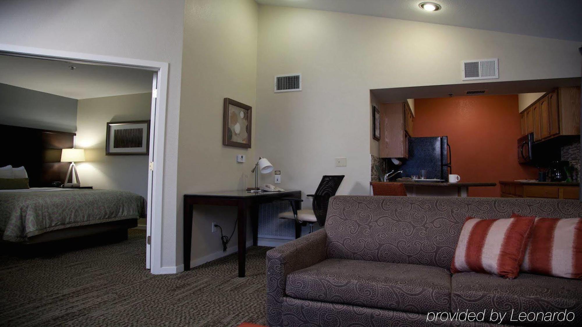 Sonesta Es Chatsworth Hotel