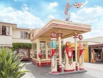 Hotel Ramada By Wyndham Culver City 3*