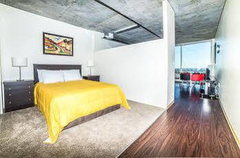 Hollywood Panorama Suites 3*