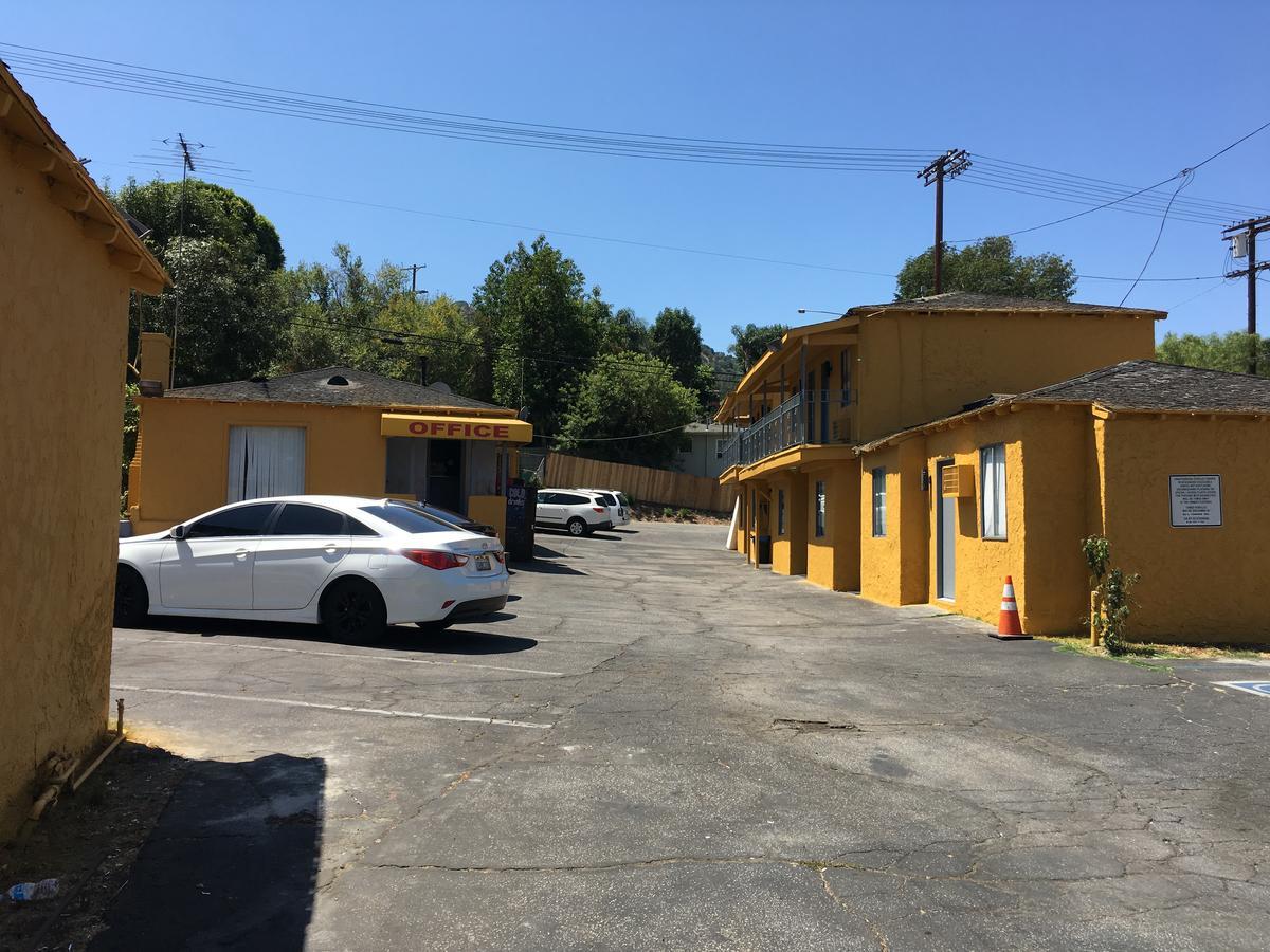 Universal Motel