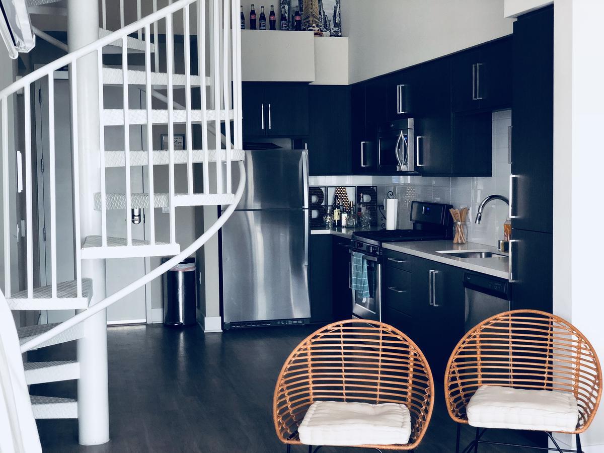2 Story Loft Apartment *