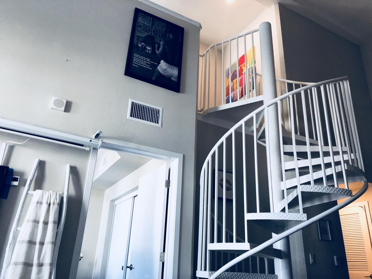 2 Story Loft Los Angeles