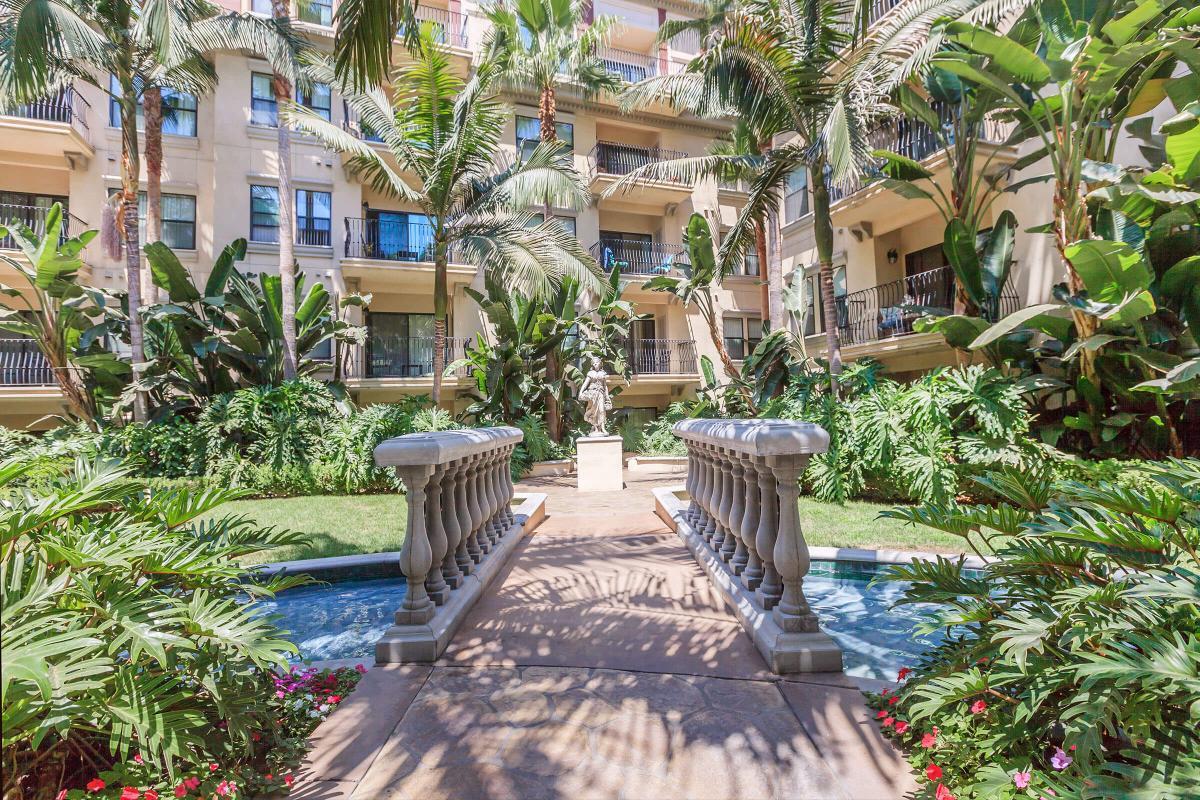 Luxury Oasis Apartment *