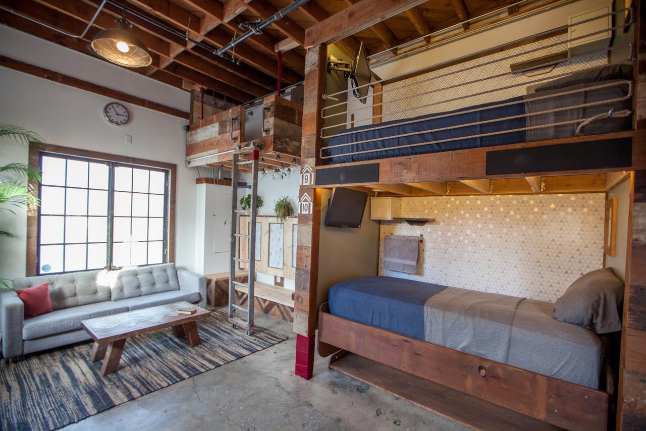 Podshare East Hollywood * Los Angeles