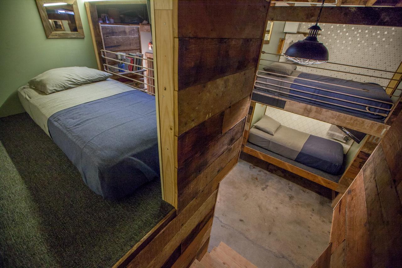Podshare East Hollywood Hostel *