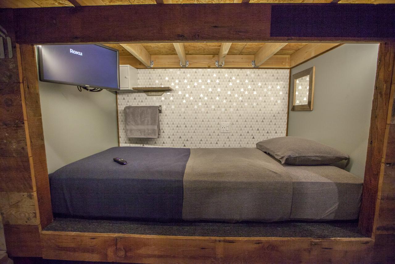 Podshare East Hollywood * Los Angeles