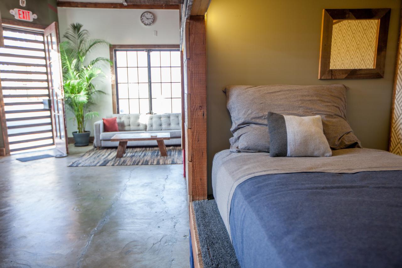 Podshare East Hollywood Hostel *