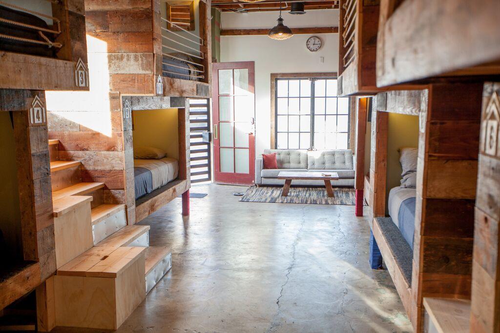 Hostel Podshare East Hollywood *