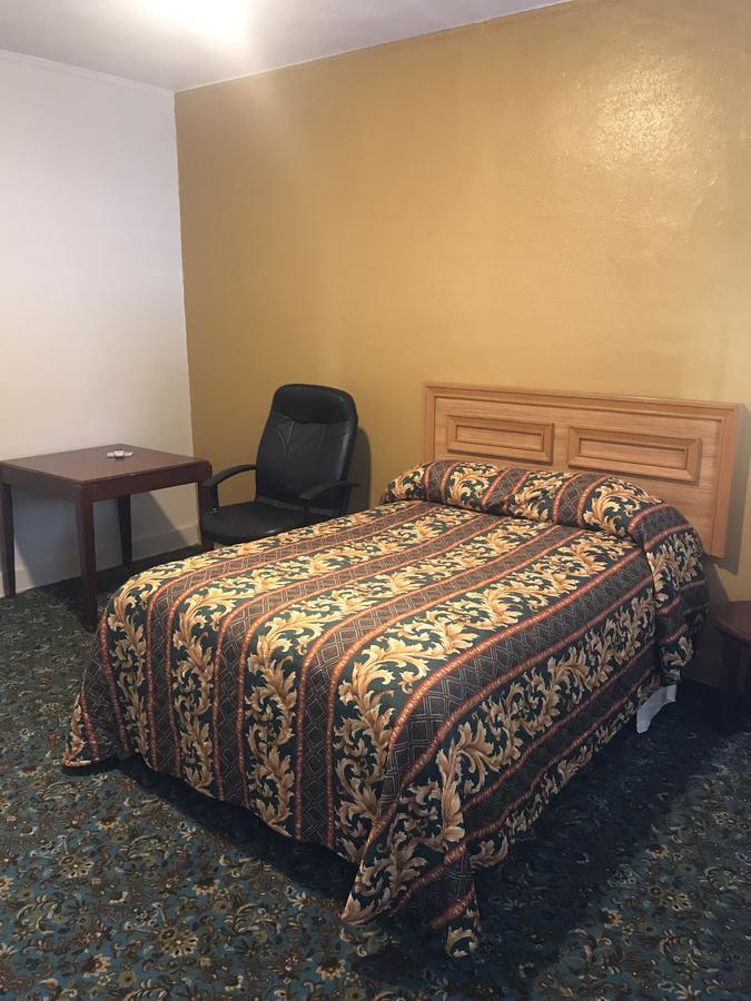 West Inn, Hollywood - La 2*