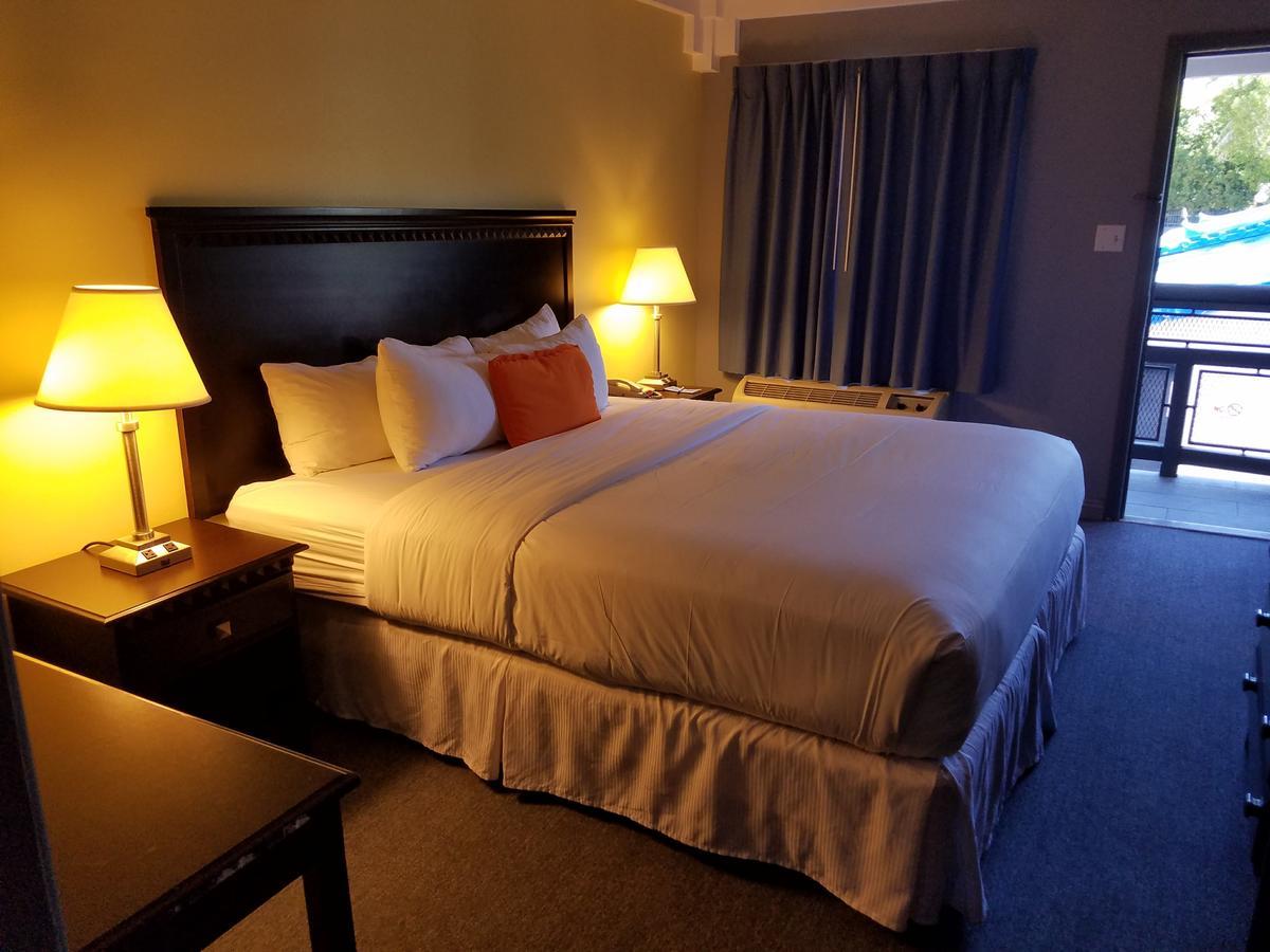 Rodeway Motel 3*
