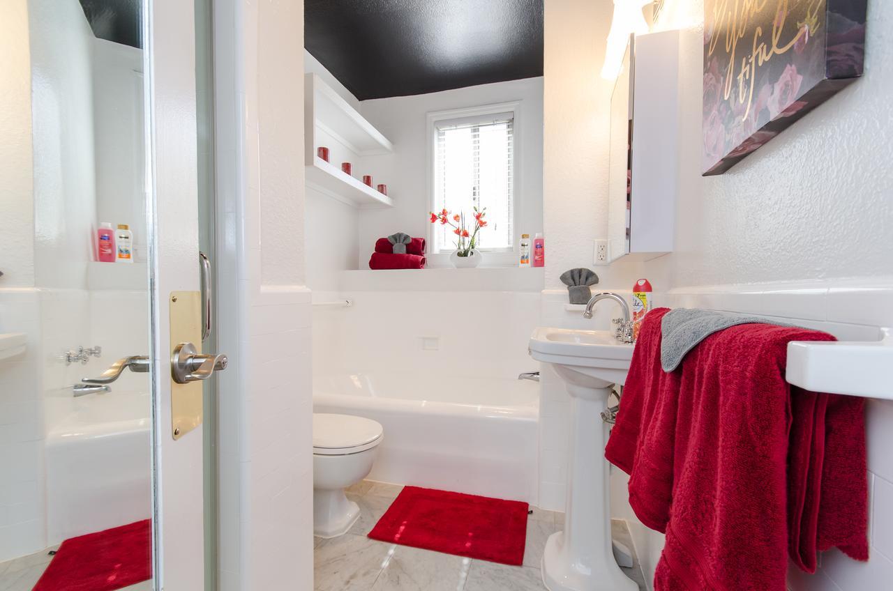 Marilyn Monroe Studio In Iconic Hollywood Towers Apartment *