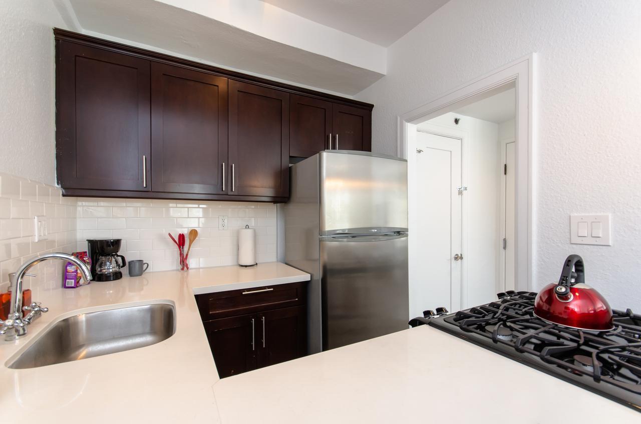 Marilyn Monroe Studio In Iconic Hollywood Towers Apartment *