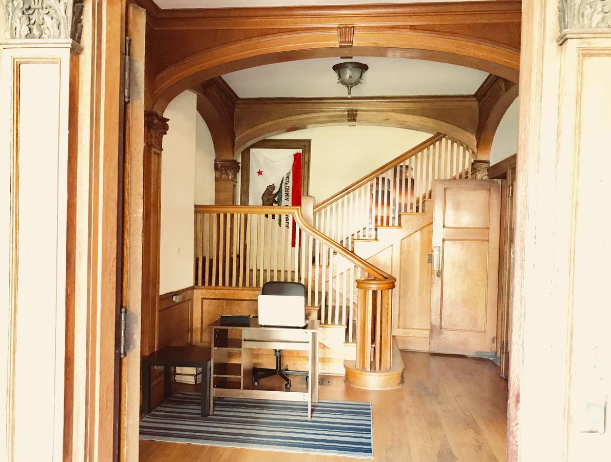 Hostel Downtown Mansion *