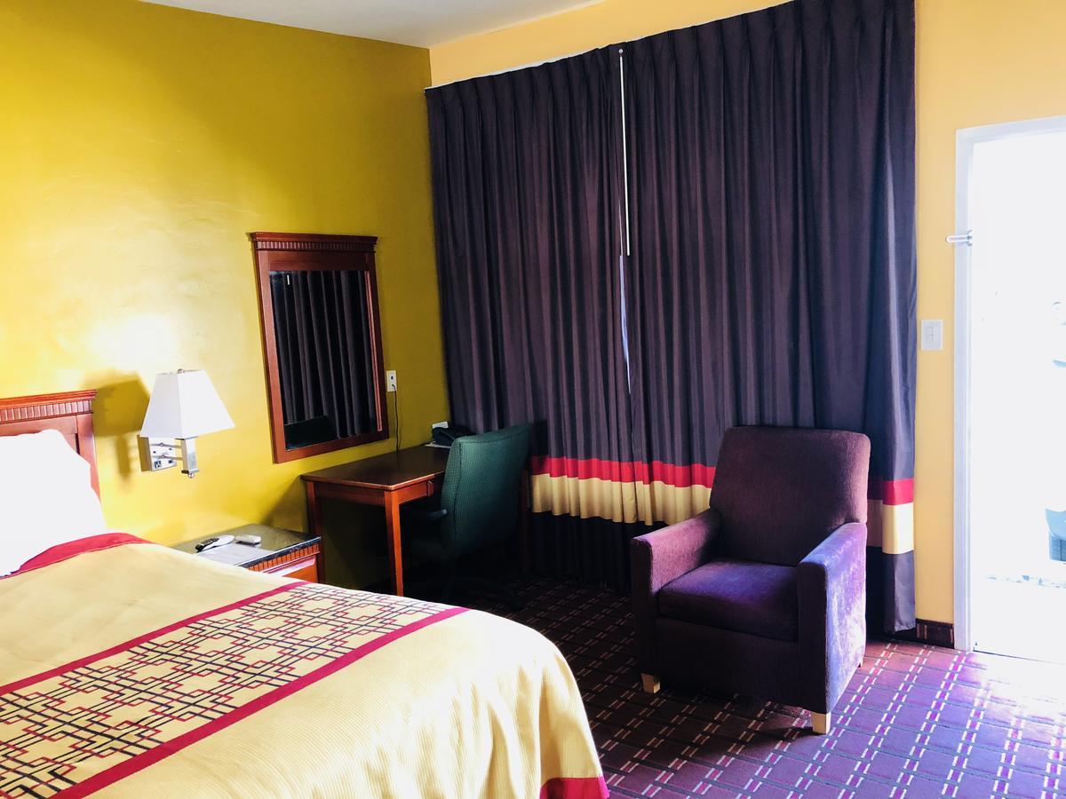 Encore Motel 2*