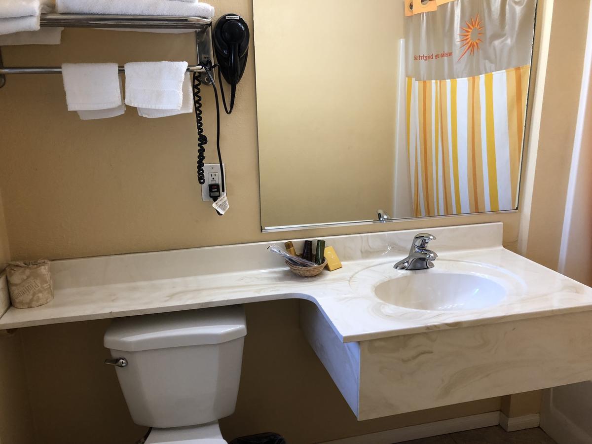Encore Motel