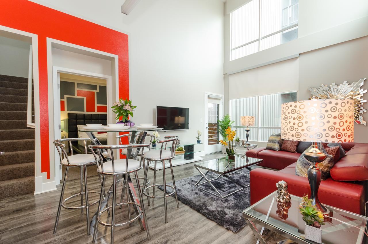Hollywood Walk Of Fame Penthouse Apartment