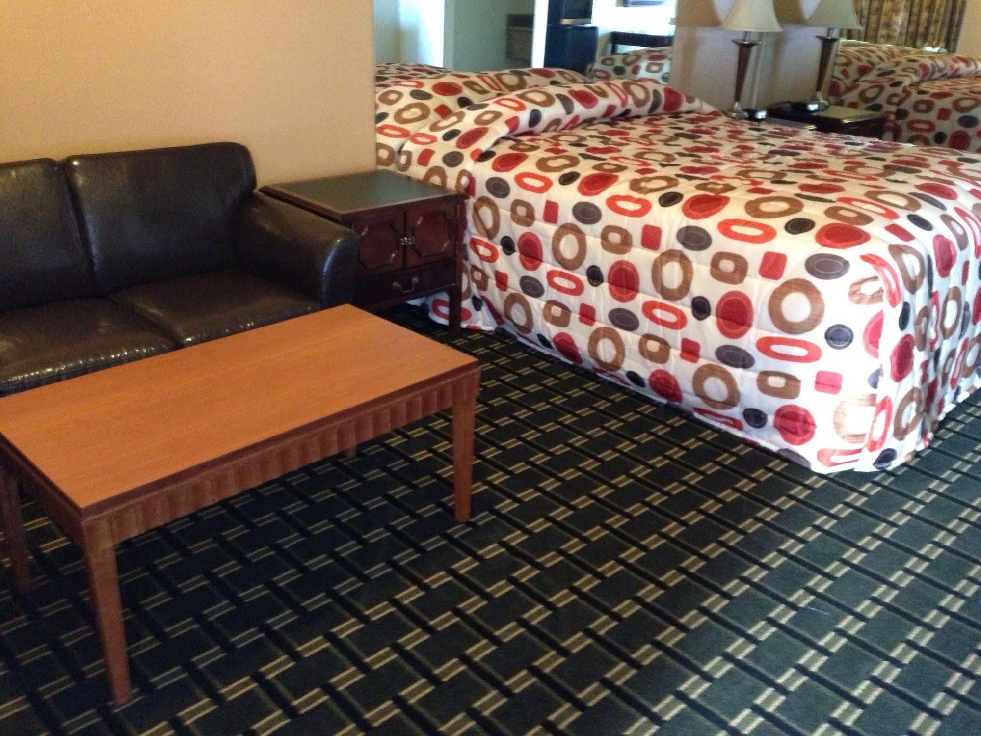 Crescent Motel 2*