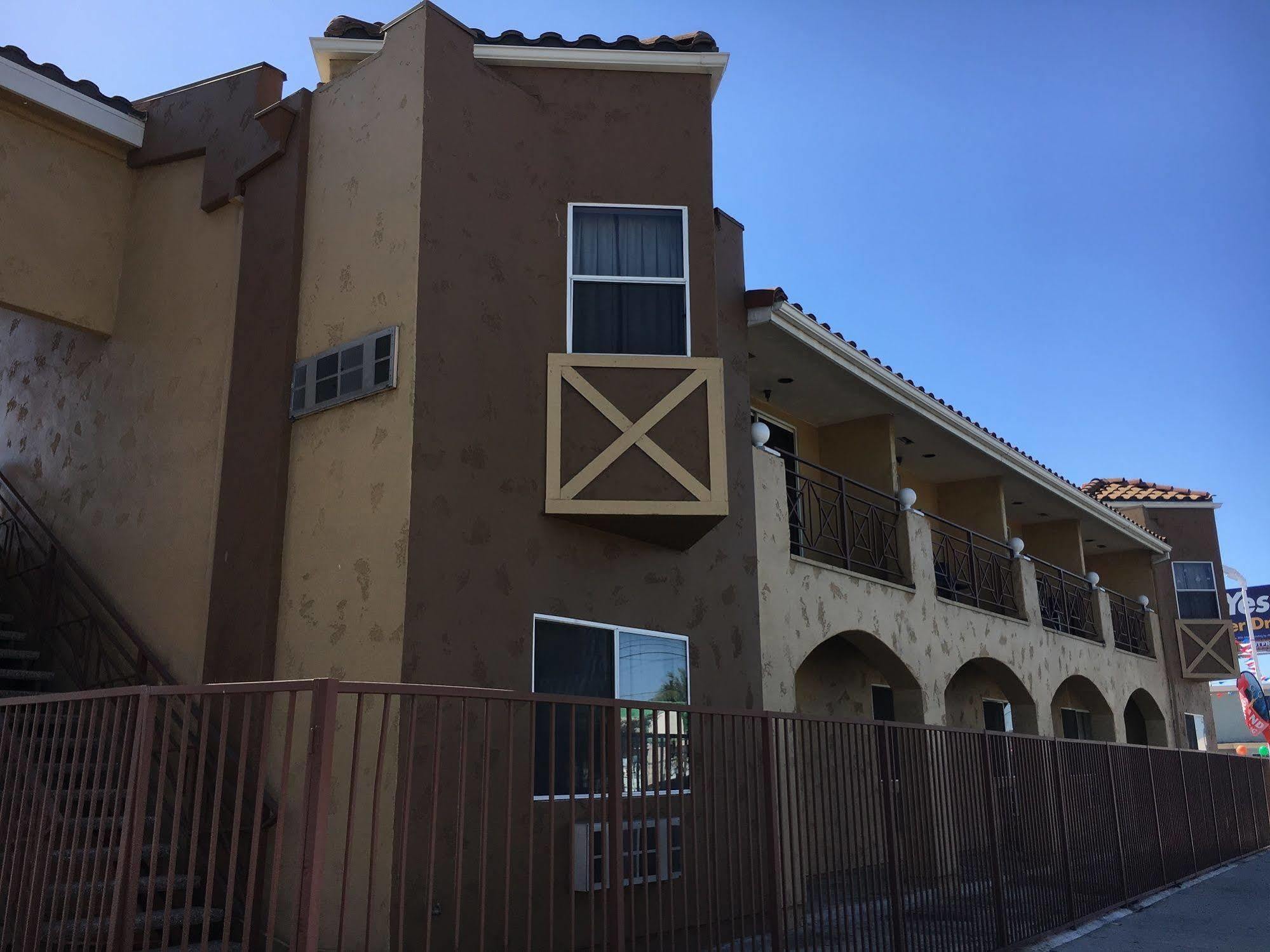 Crescent Motel 2*