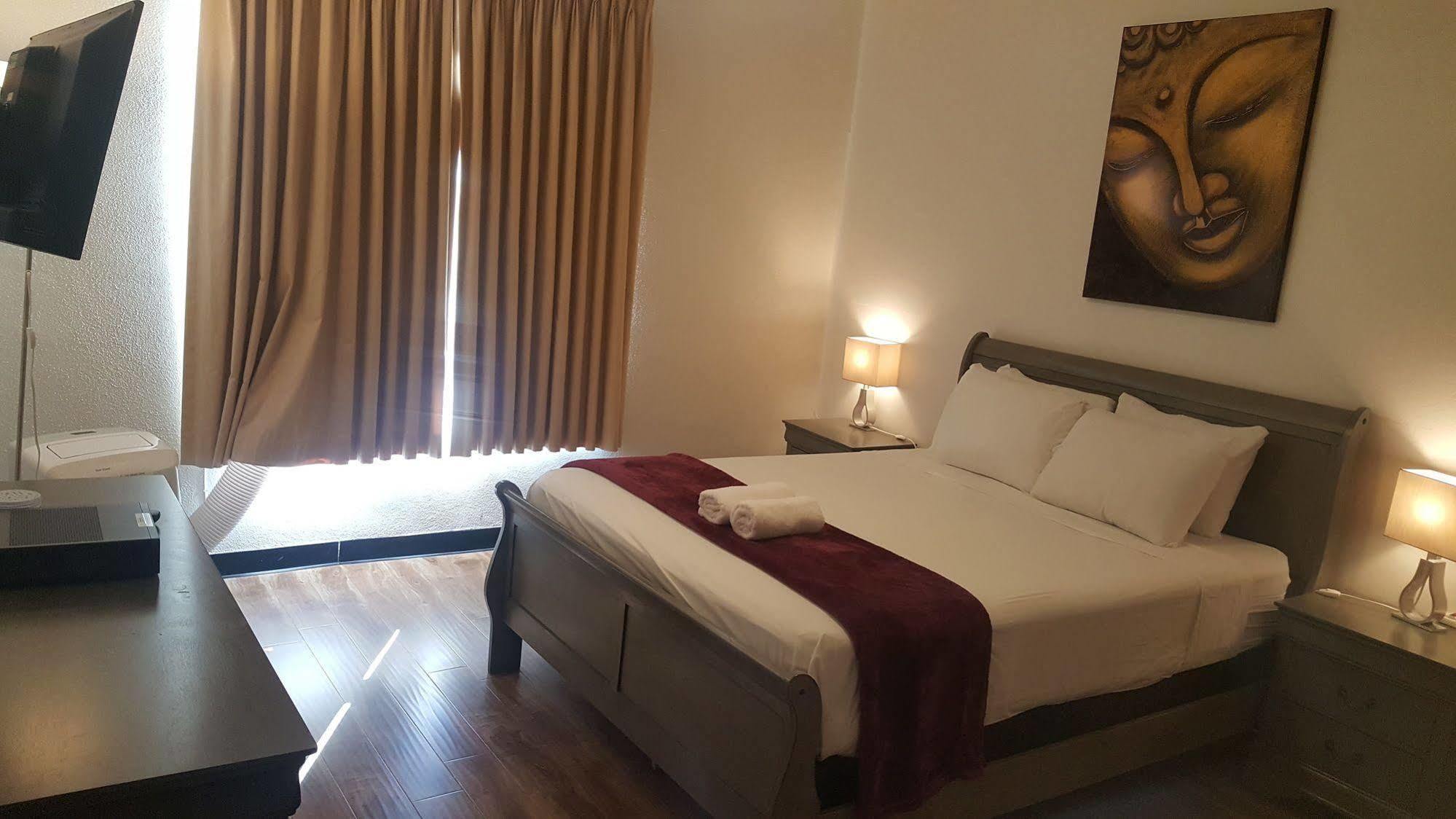 Samesun Hollywood - 2*