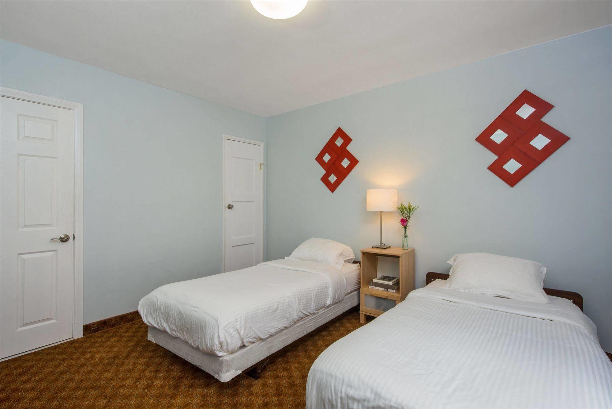 Jerry's 2* Los Angeles